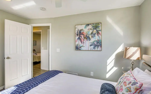 Tropical Bayfront Escape w/ Heated Pool & Dock!