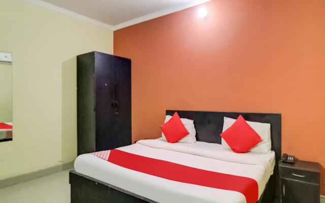 OYO 10877 Hotel R K Residency