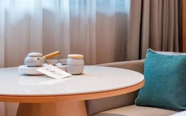 Ji Hotel (Neijiang Normal University Wansheng Tianjie Store)