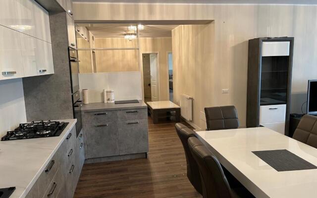 La Pini - Apartament Luxury Bucium