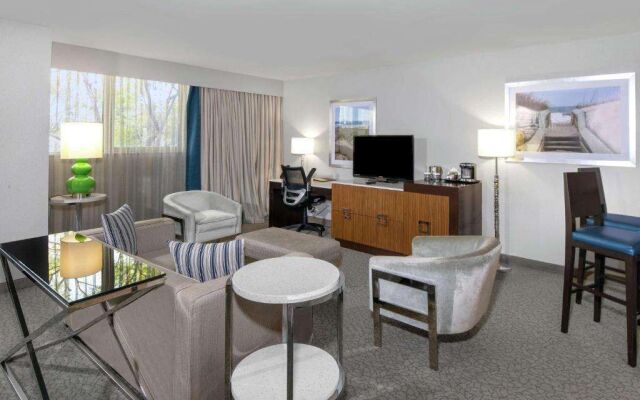 DoubleTree by Hilton Jacksonville Airport