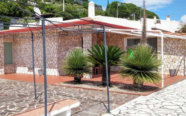Cozy Villa in Sperlonga with Garden