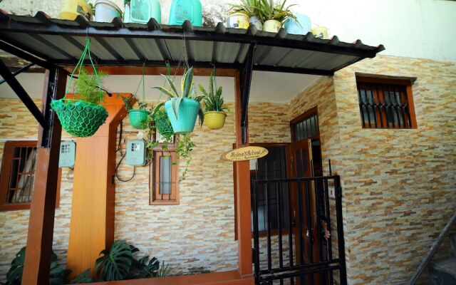 OYO 12794 Home Luxurious 1BHK Boileauganj
