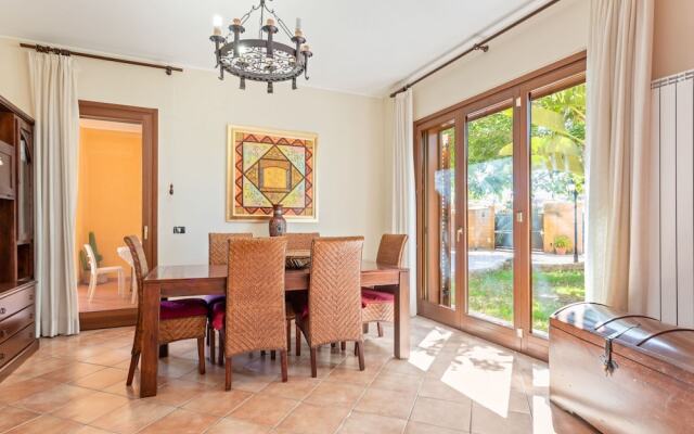 Peaceful Holiday Home in Punta Milocca With Private Pool