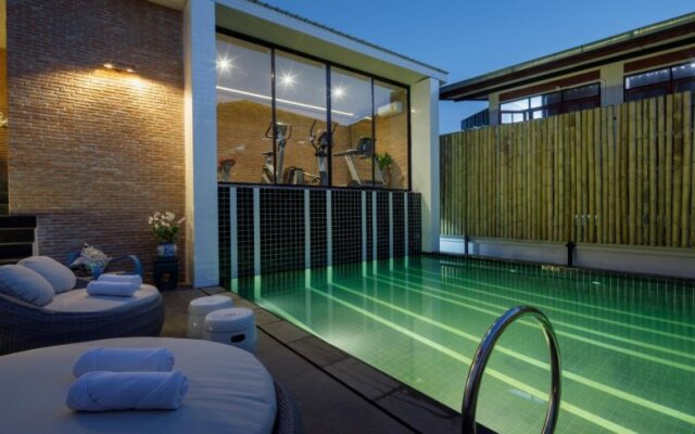 Chala Number 2 Art and Gallery House