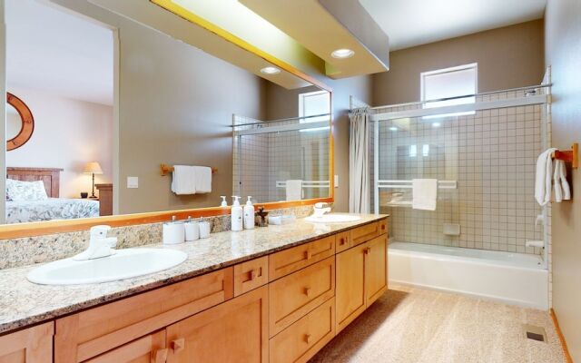 Snowcreek V #997 2 Bedroom Condo by RedAwning