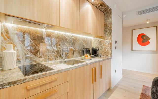 Yuna Porte Maillot - ApartHotel