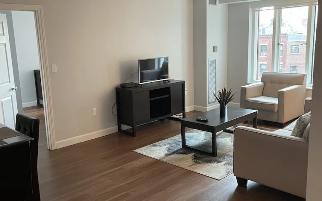 Close to Tufts Medical Center Boston