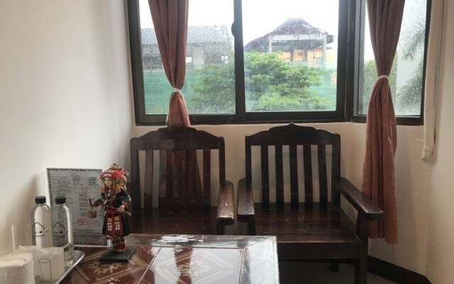 Sawatdeeluck - Hostel