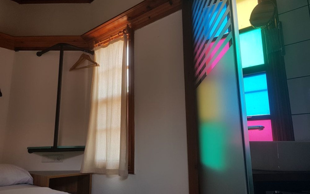 Room Kite Mansion