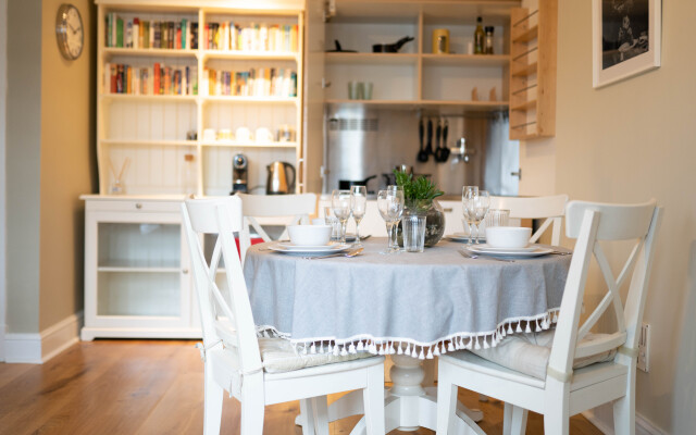 The Loft | 2BR Duplex | Central+Parking