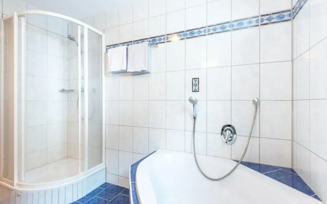 Large Apartment With a Large Balcony in Kappl