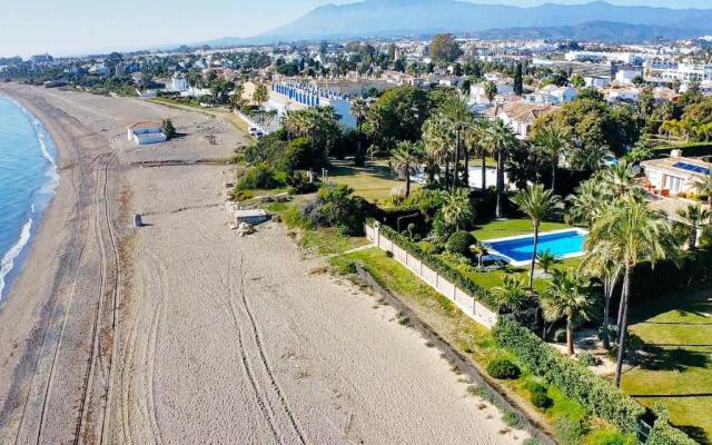 1077 beach villa el paraiso