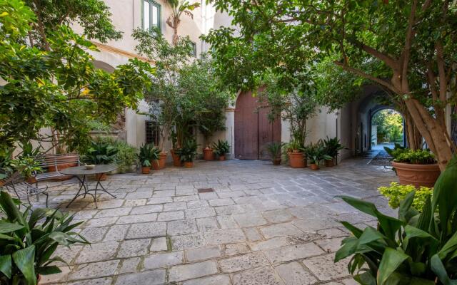 Palazzo De Gregorio Apartments - Iris - CAV/CM