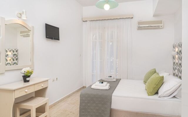 Pyrgaraki Studios and Apartments