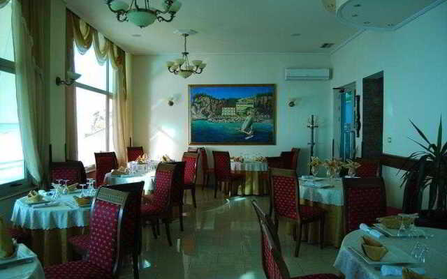 Hotel Liro
