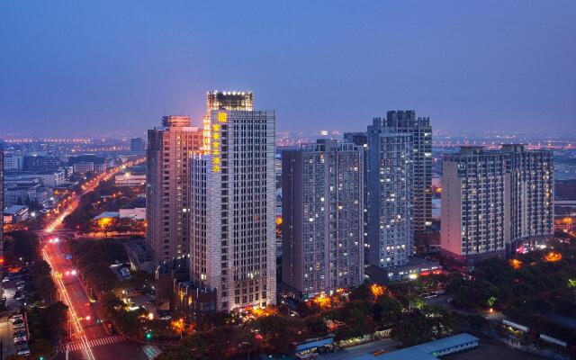 Regal Jinfeng Hotel