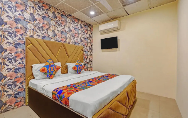 Fabhotel Silver Key I
