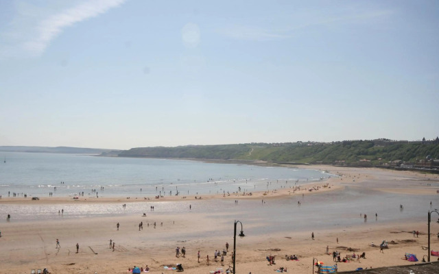 Scarborough Stays - Captain Bay Apartments