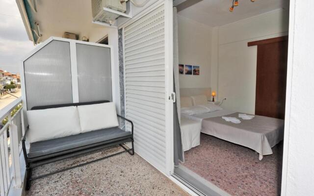 Themis 40 steps from beach