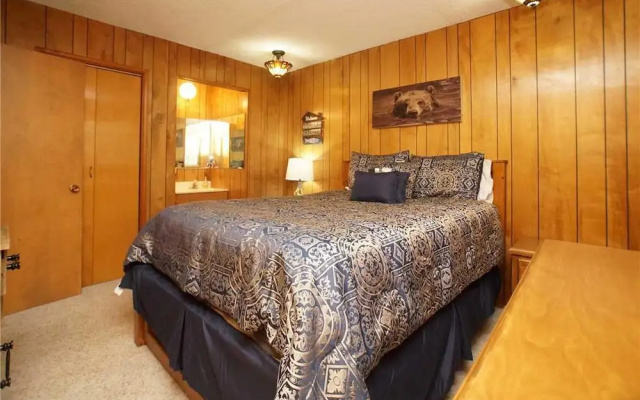 A Robinson Lodge