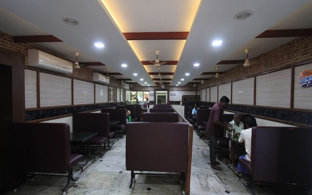OYO Flagship 16691 Hotel Chakkaravarthi