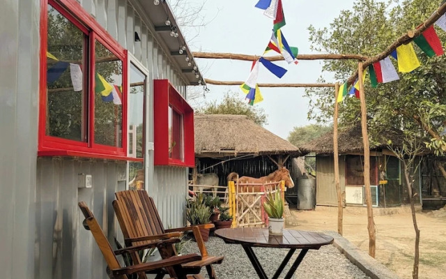 Tuk Tuk Gilhari Noida