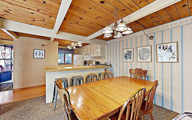 Mountaintop #D - 4 Br Condo