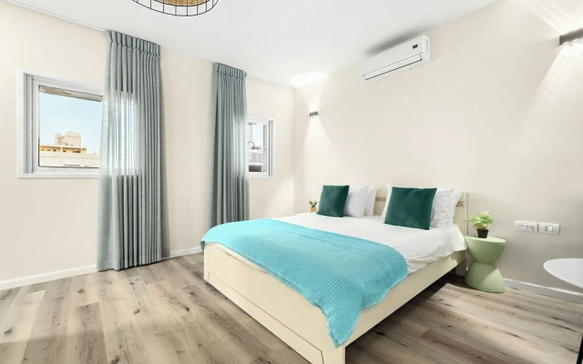 Netanya Beach Pool Studio by Sea N' Rent