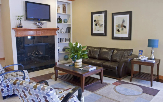 Best Western Cleveland Inn & Suites