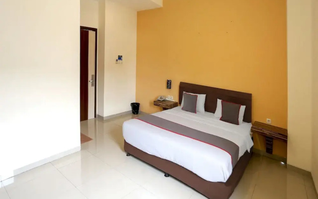 Super OYO Collection O 92130 Hotel Fiducia Kaji