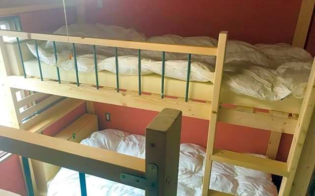 Mad Cat Hostel Osaka & Bar