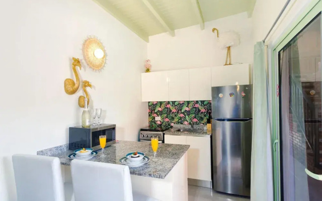 Flamingo Suite 1BR 1BA Apt w Pool Parking
