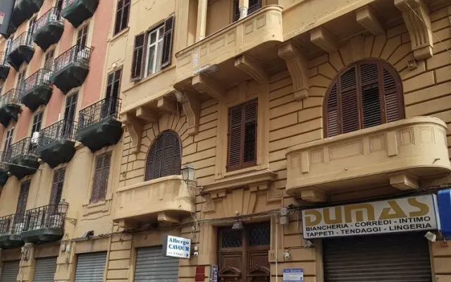 Jonathan Hostel & GuestHouse