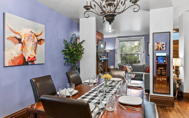 Cap Hill 3-bedroom Garage Parking With Backyard