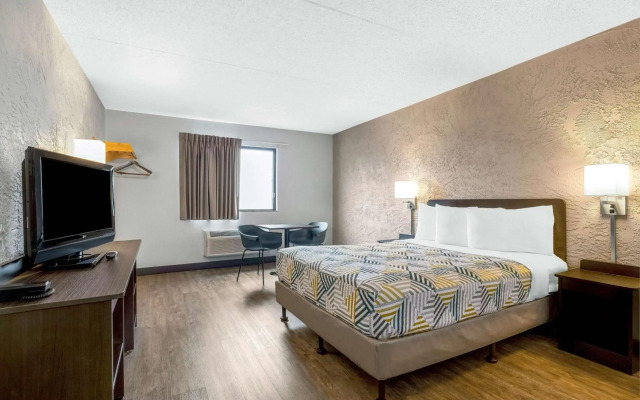 Motel 6 Elk Grove Village, IL - O'Hare