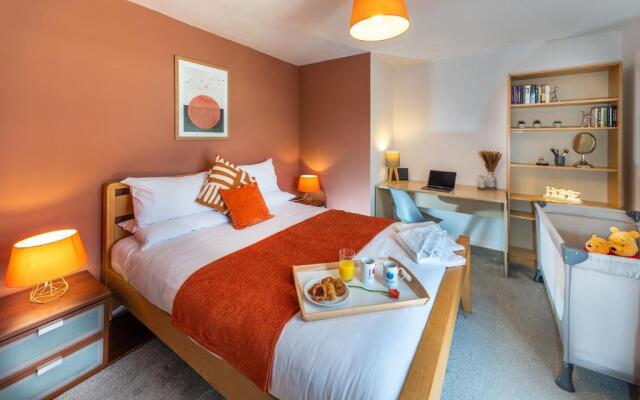 La Casa Suites Windsor