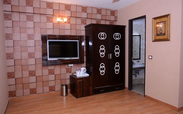 SK Crown Park Naraina