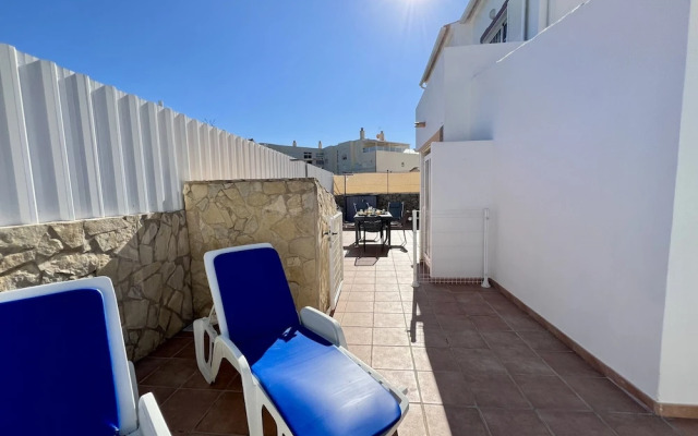 Pêra Stylish Villa With Pool by Homing