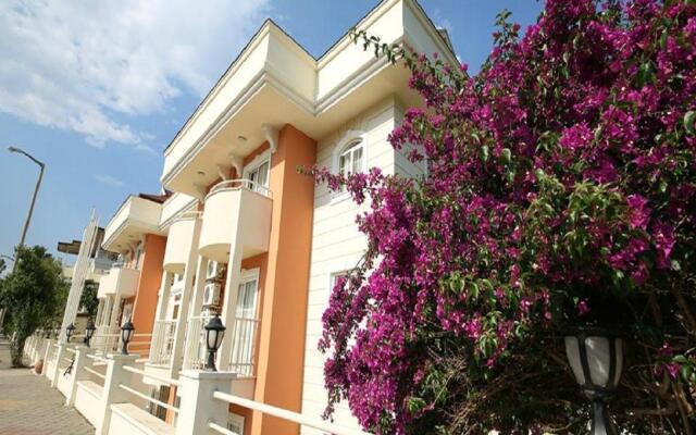 Qmax Apart Hotel