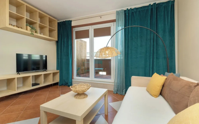 Cosy Turquoise Apartment by Renters