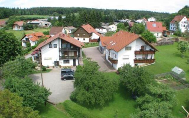 Gasthaus und Ferienwohnungen "Zum Engel"