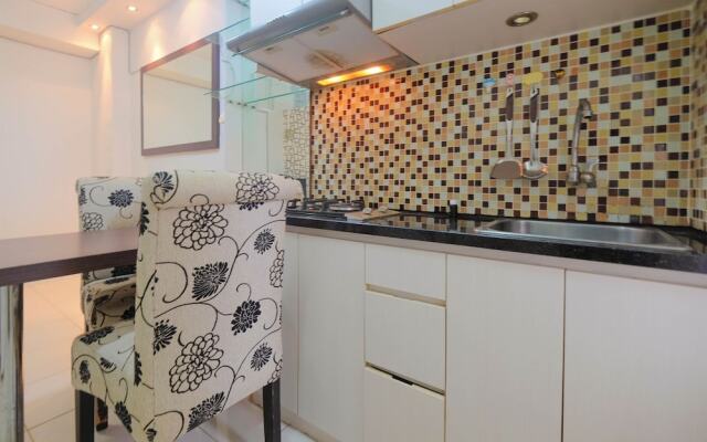 Emerald Functional 2BR Apartment Gading Nias