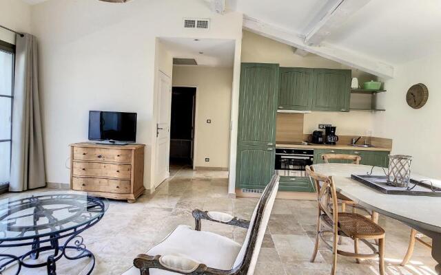 **Lovely Apartment In The Castle Of La Redorte**