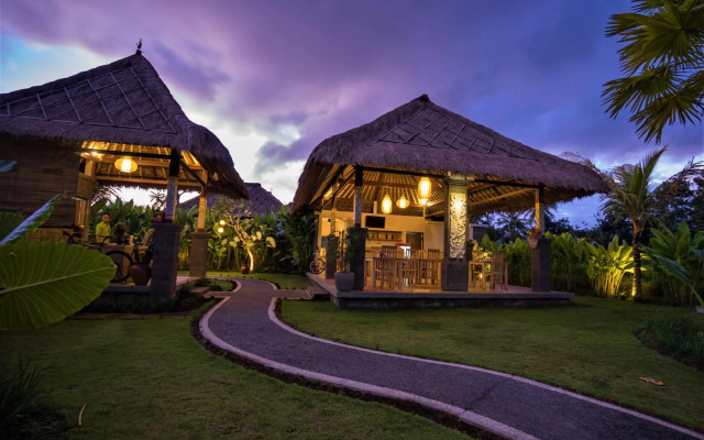 Three Gold Luxury Private Villa
