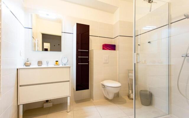 Air-Conditioned Furnished Studio in A Luxury Residence