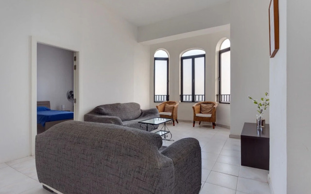Spacious Seafront Apartment With Stunning Views