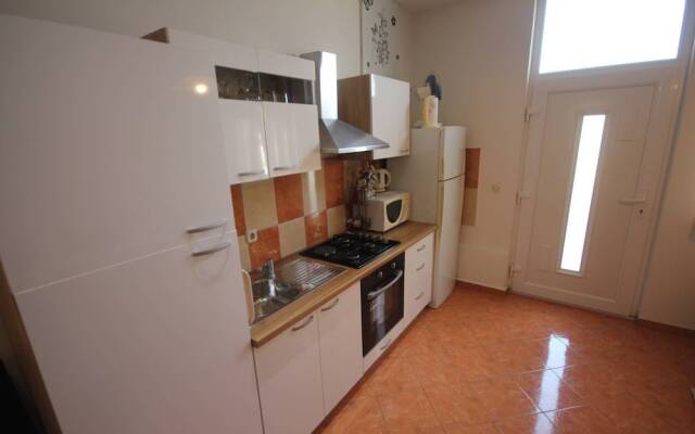 Family Apartment Mirela Borik