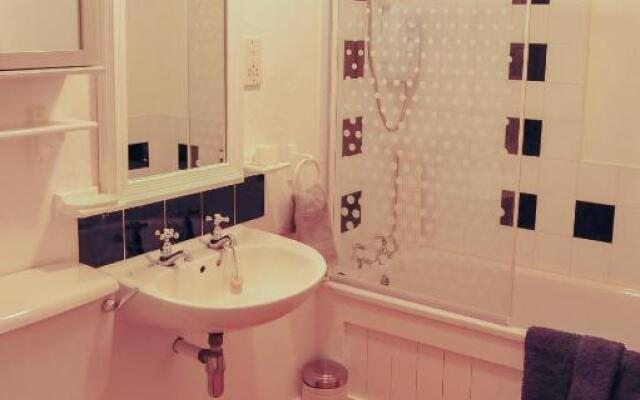 Apartment 12, Sea Wharf