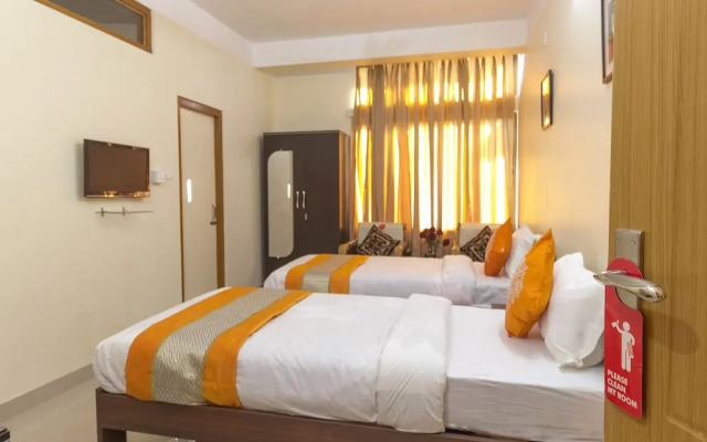 OYO 8209 Home Stay Down Town